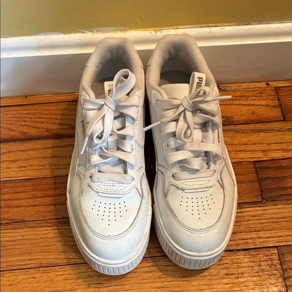 Puma Shoes - Puma women’s White Low-Top Sneakers